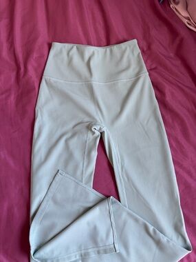High-Waist Ribbed Leggings in Light Sage Green